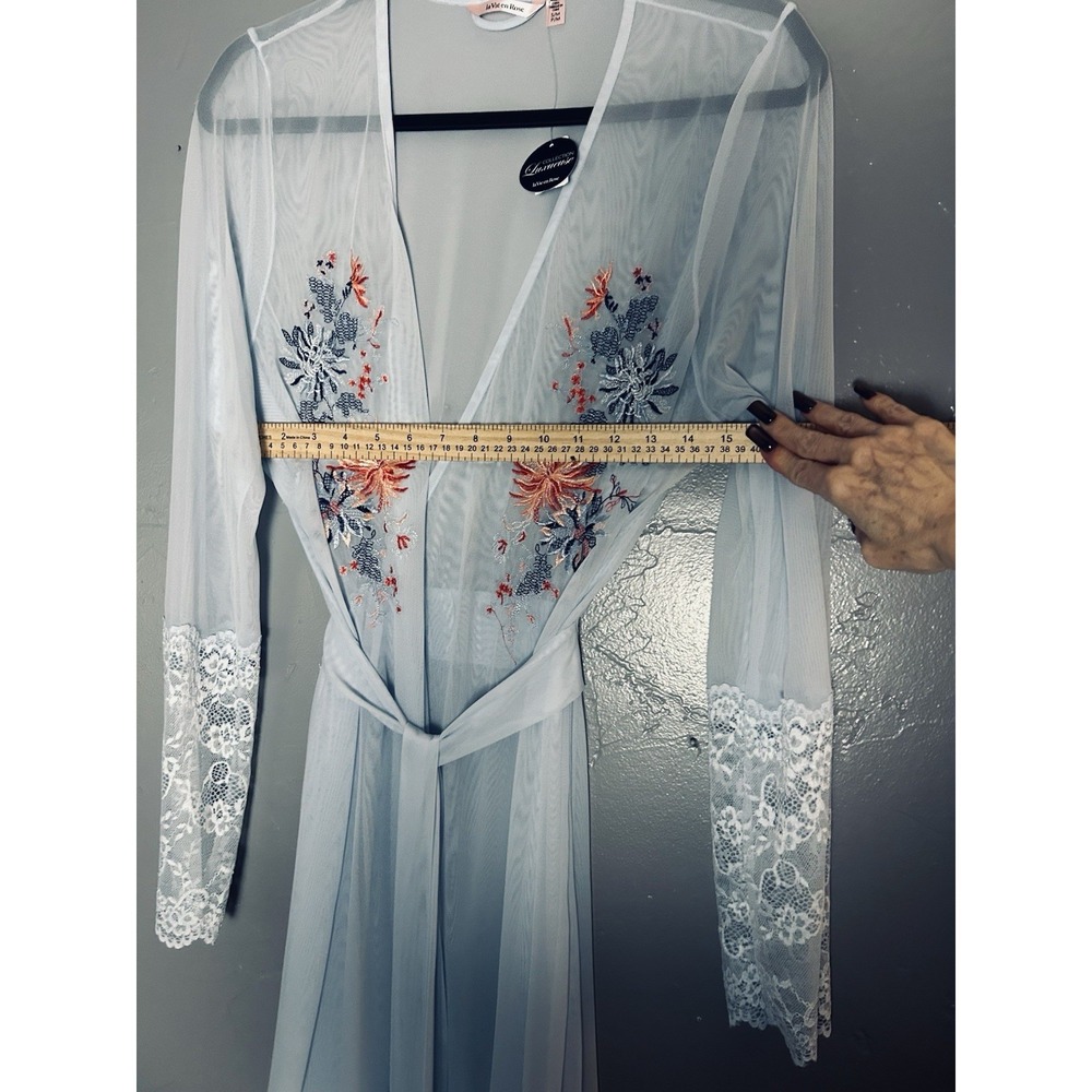 La Vie En Rose Embroidered Blue Robe With‎ Lace Detail Size S/M - Picture 11 of 12